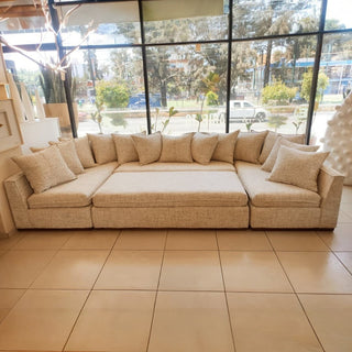 Sala Seccional Kendra Pata Zoclo Parota con Ottoman 4 Pzas