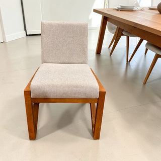 Silla Dubai tono Parota