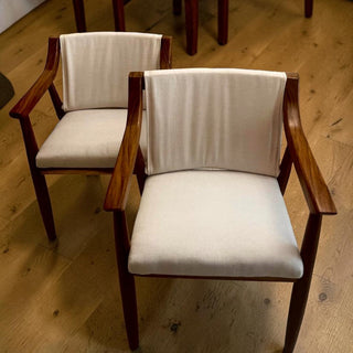 Silla Samna Parota